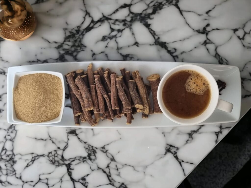 Carpolobia lutea: Sweet Chewing Stick, a Concentrate of Health and Well-being Benefits 2 Cure-dent sucré / carpolobia lutea / cattle stick / Egbo oshunshun / adodun